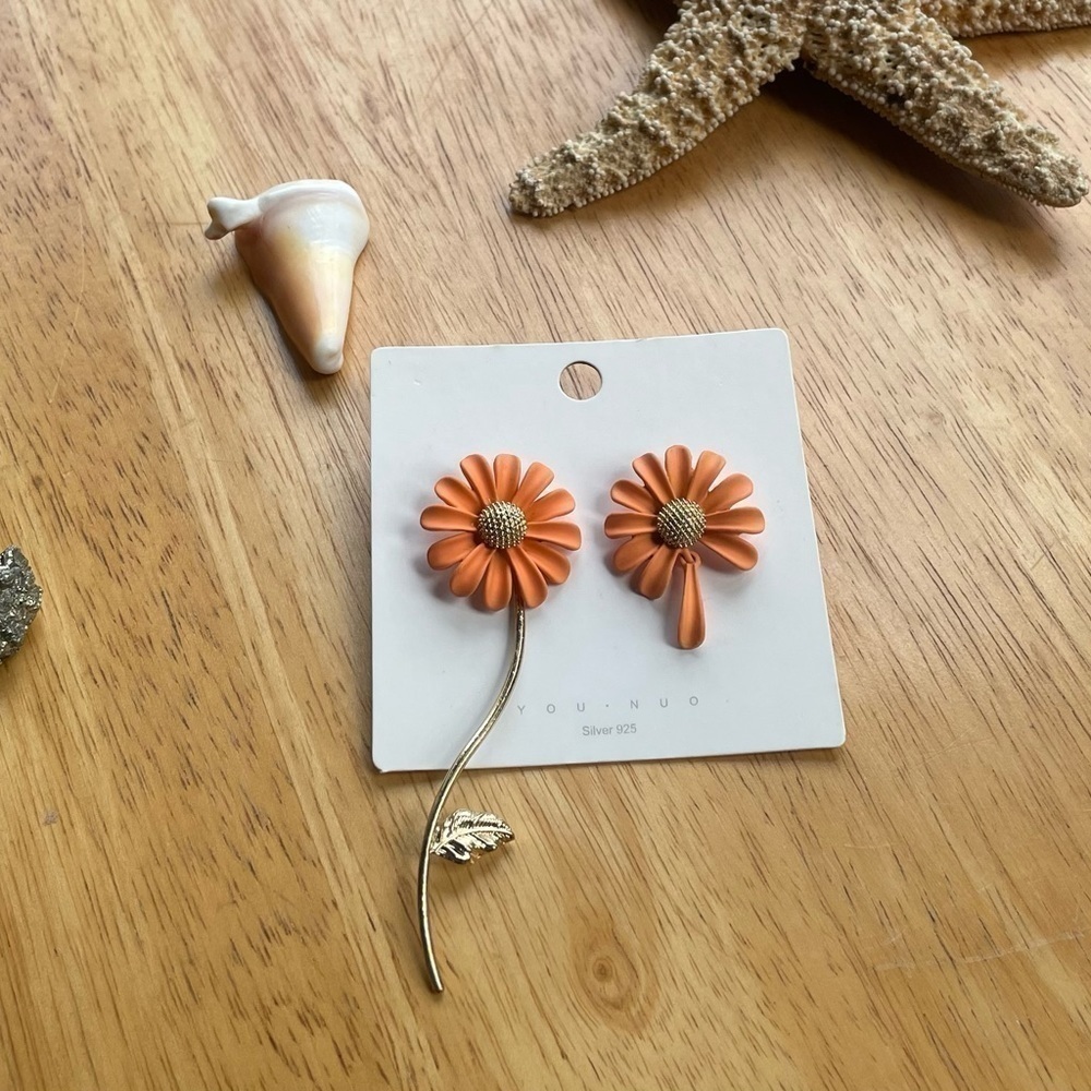Sweet Style Orange Daisy Earrings